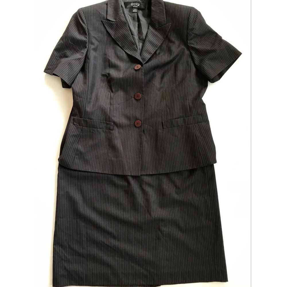 KASPER Two Piece Skirt Suit      Size 10